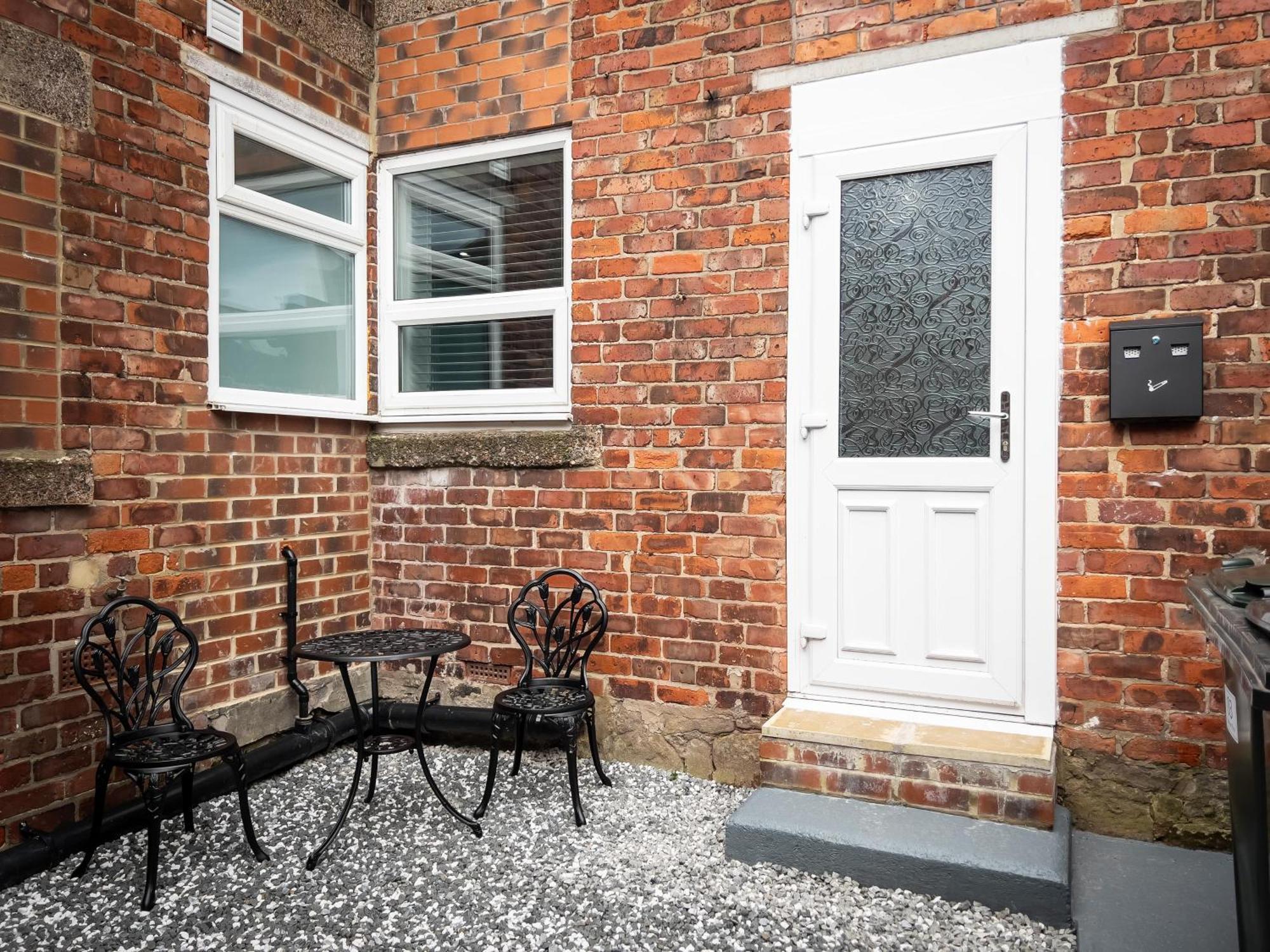 Newly Refurbished 6 Person En-Suite Apartment Tyne & Wear Newcastle Upon Tyne Killingworth Ngoại thất bức ảnh