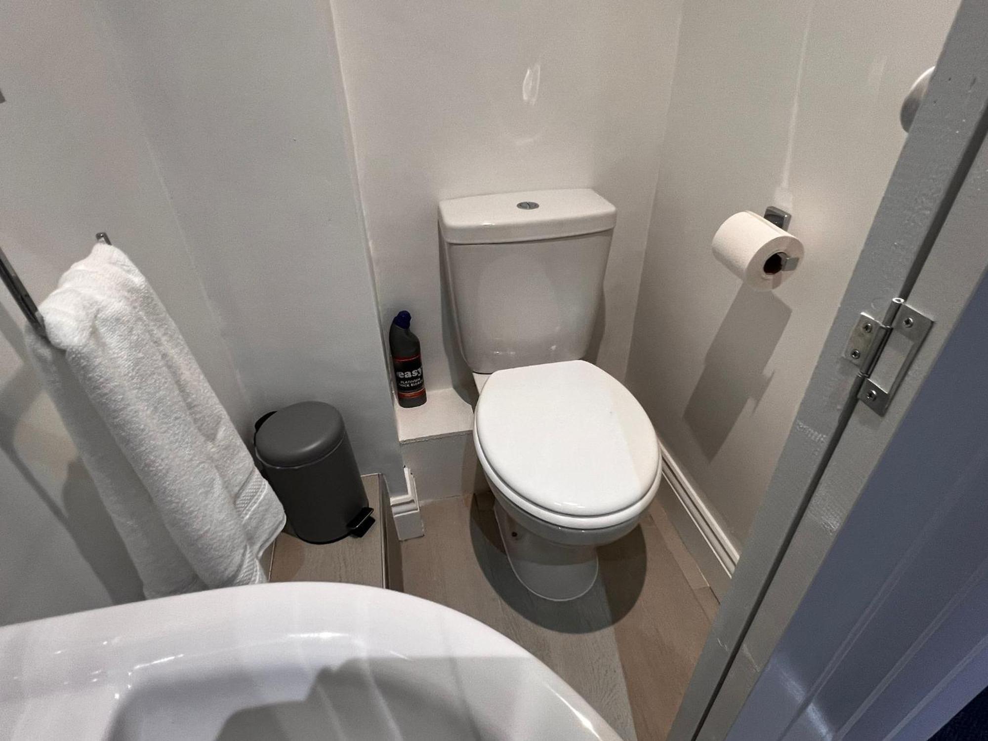 Newly Refurbished 6 Person En-Suite Apartment Tyne & Wear Newcastle Upon Tyne Killingworth Ngoại thất bức ảnh